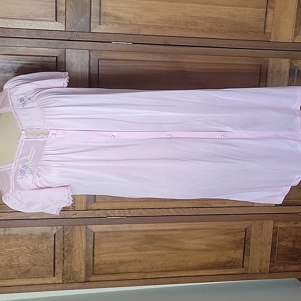 Lorraine Vintage Granny Cottagecore Pastel Embroidered Robe Sz S